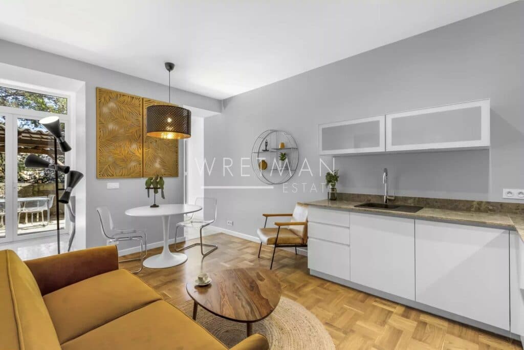 Renovated Garden-Level Apartment with 2 Bedrooms – Cannes — photo 1