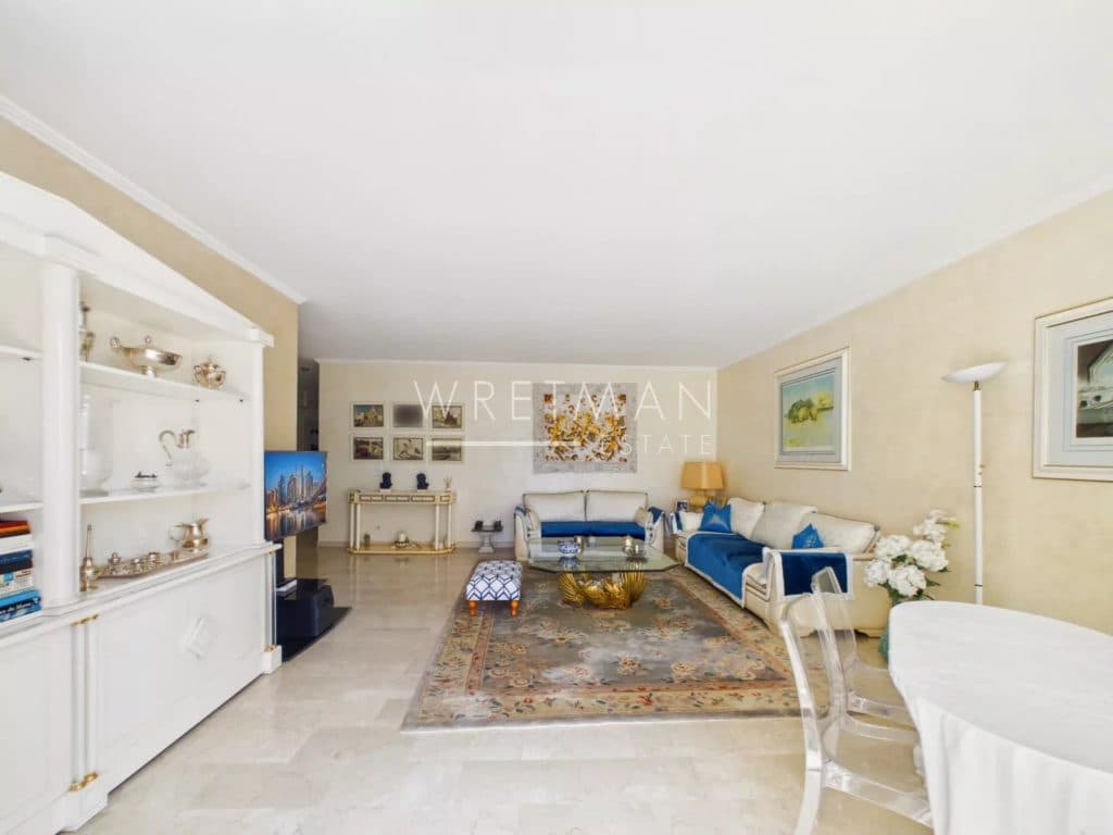 Charming 4-bedroom apartment with balconies and unobstructed views of the sea and hills – Cannes — photo 1
