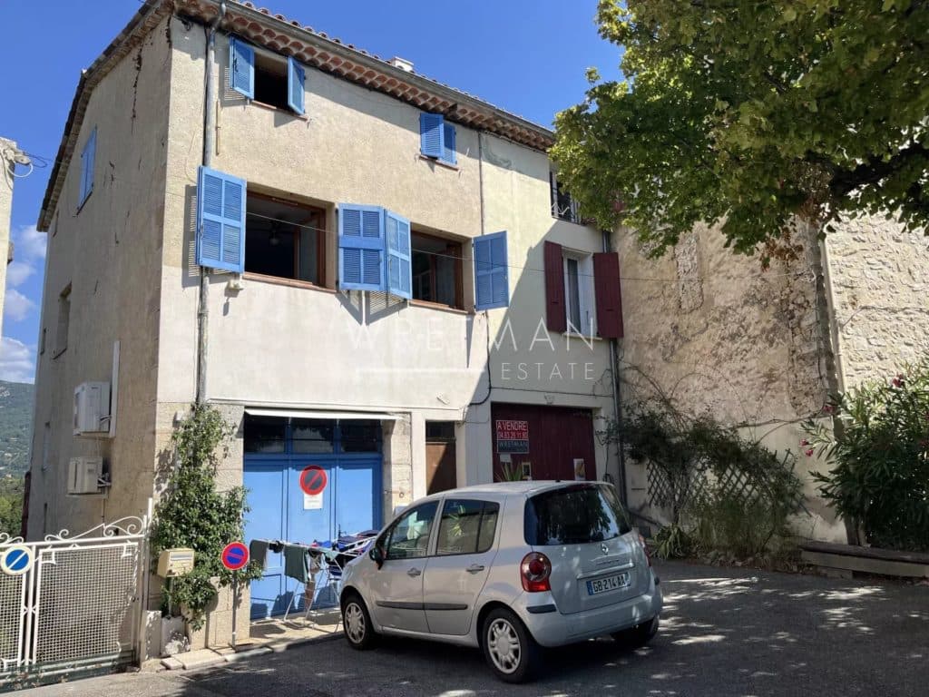 Charming village house – CLAVIERS — photo 1