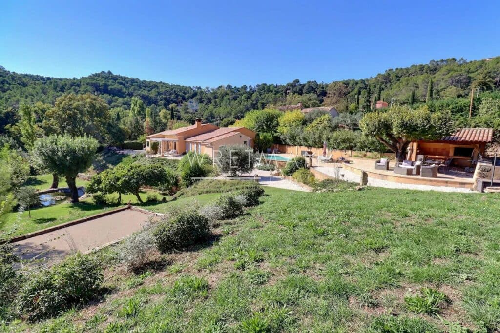 Single-storey villa at walking distance from the centre – Cotignac — photo 1