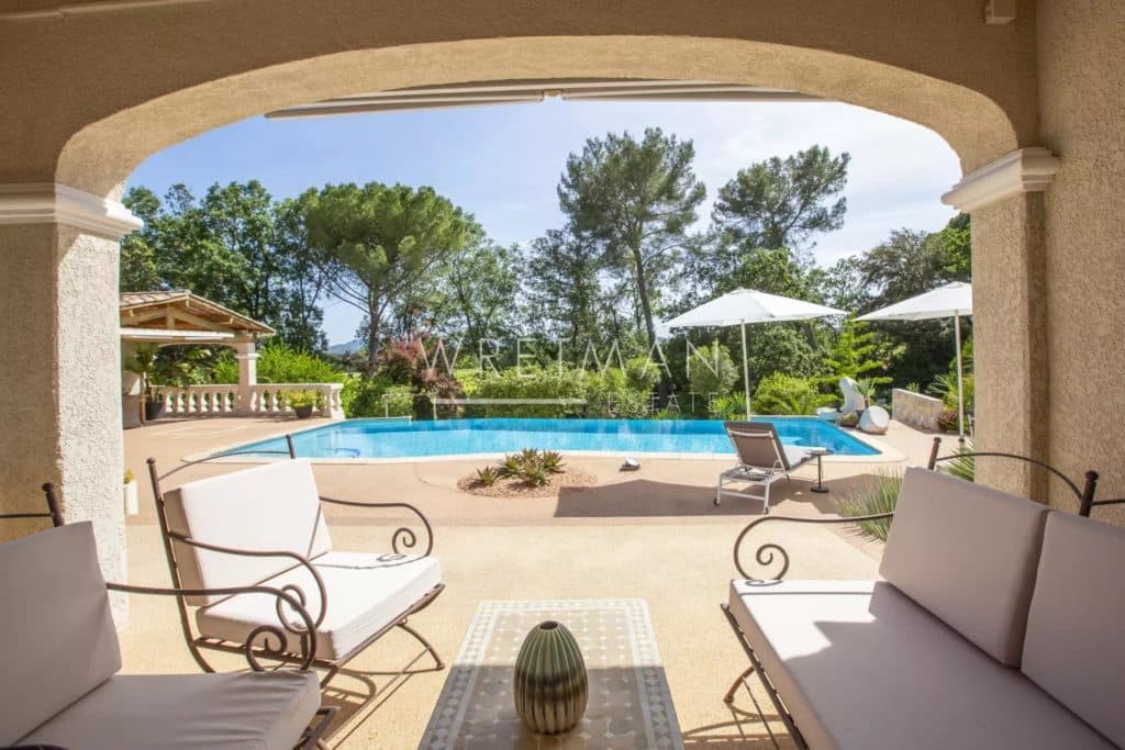 Exclusivity – High-End Villa with Views and Infinity Pool – La Motte — photo 1