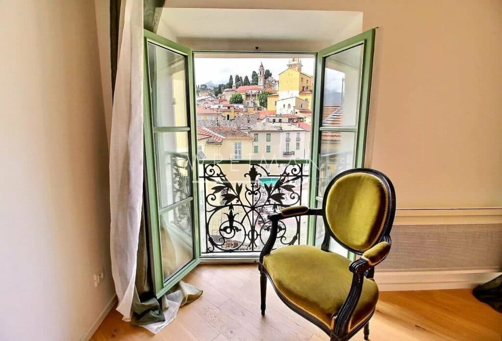 2-bedroom apartment on top floor, panoramic view – Menton old town — photo 1