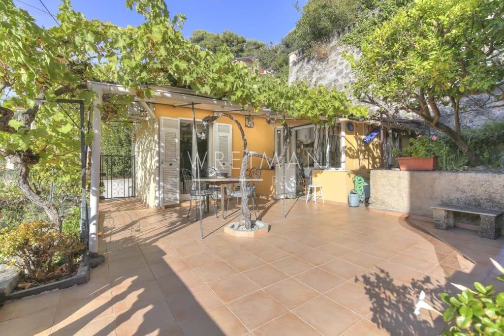 House with large terrace and sea glimpse – Menton Garavan — photo 1