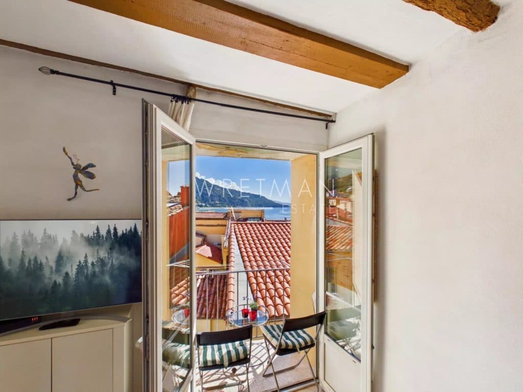 Charming studio with balcony and seaview – Menton Old Town — photo 1
