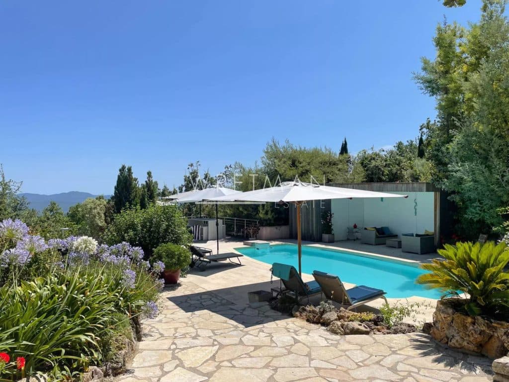 Spacious villa with view and swimming pool, near Fayence – Mons — photo 1