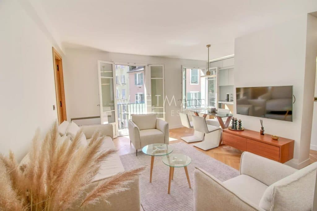 Renovated 4 rooms apartment with balcony – Nice Old Town — photo 1