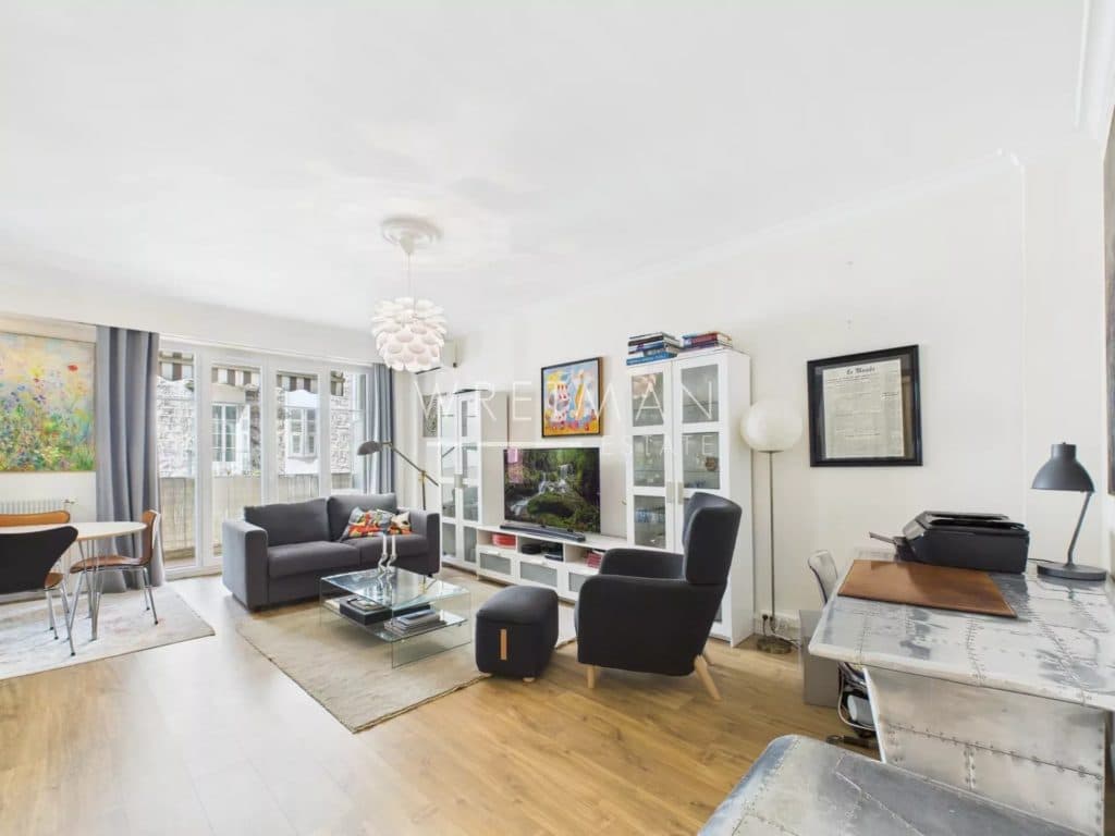 Elegant renovated 3/4 room apartment with terrace – Nice Musiciens — photo 1