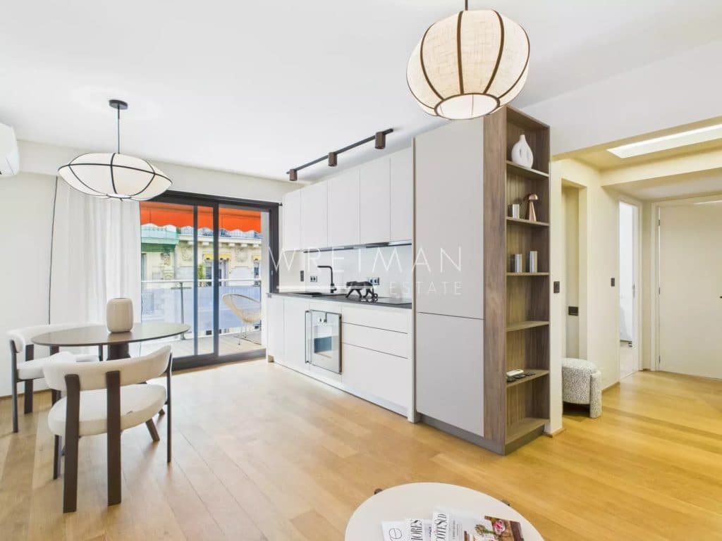 Superb 2-room apartment with terrace – Nice Carré d’Or — photo 1
