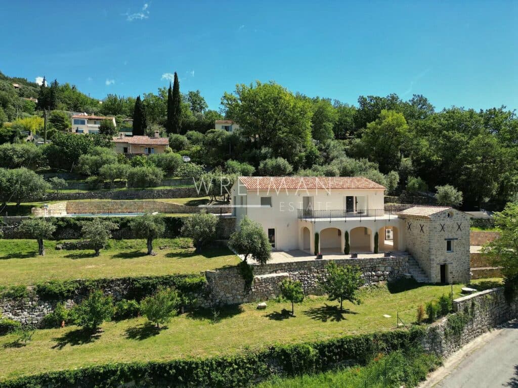 New build villa with panoramic views & walking distance – Seillans — photo 1