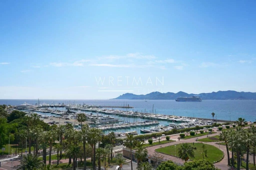 Elegance and Breathtaking Sea View Exceptional Apartment – Cannes Croisette — photo 1