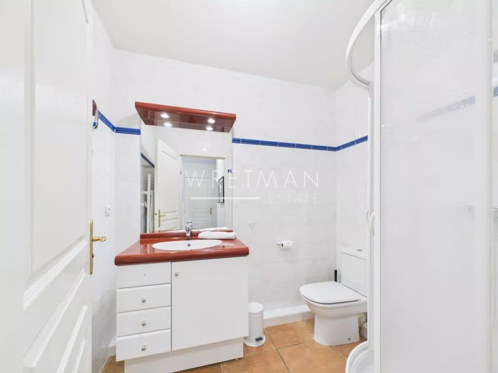 Beautiful 3-Room Apartment with Large Terrace, Garage and pool– Cannes Petit Juas — photo 1