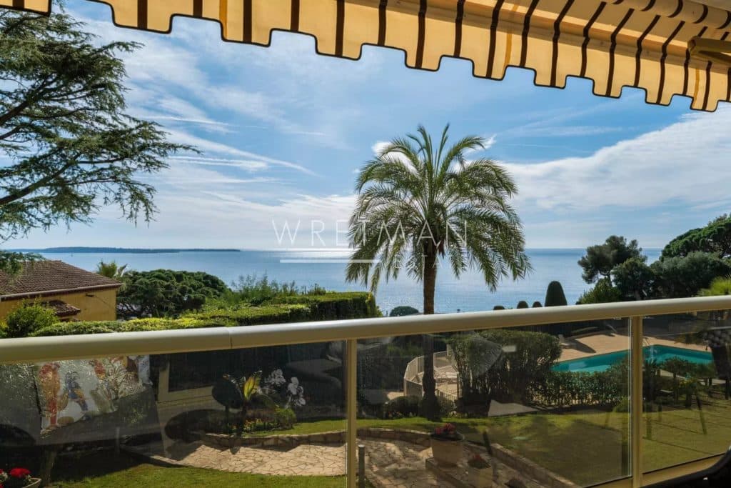 Magnificent fully renovated 3-room apartment with terrace and sea view – Cannes Croix des Gardes — photo 1