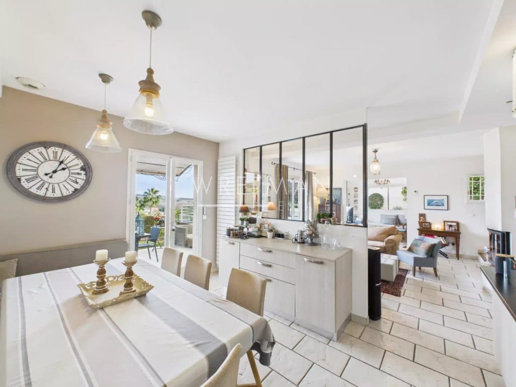 Stunning, bright villa with sea and mountain views and a swimming pool – Mandelieu-la-Napoule — photo 1