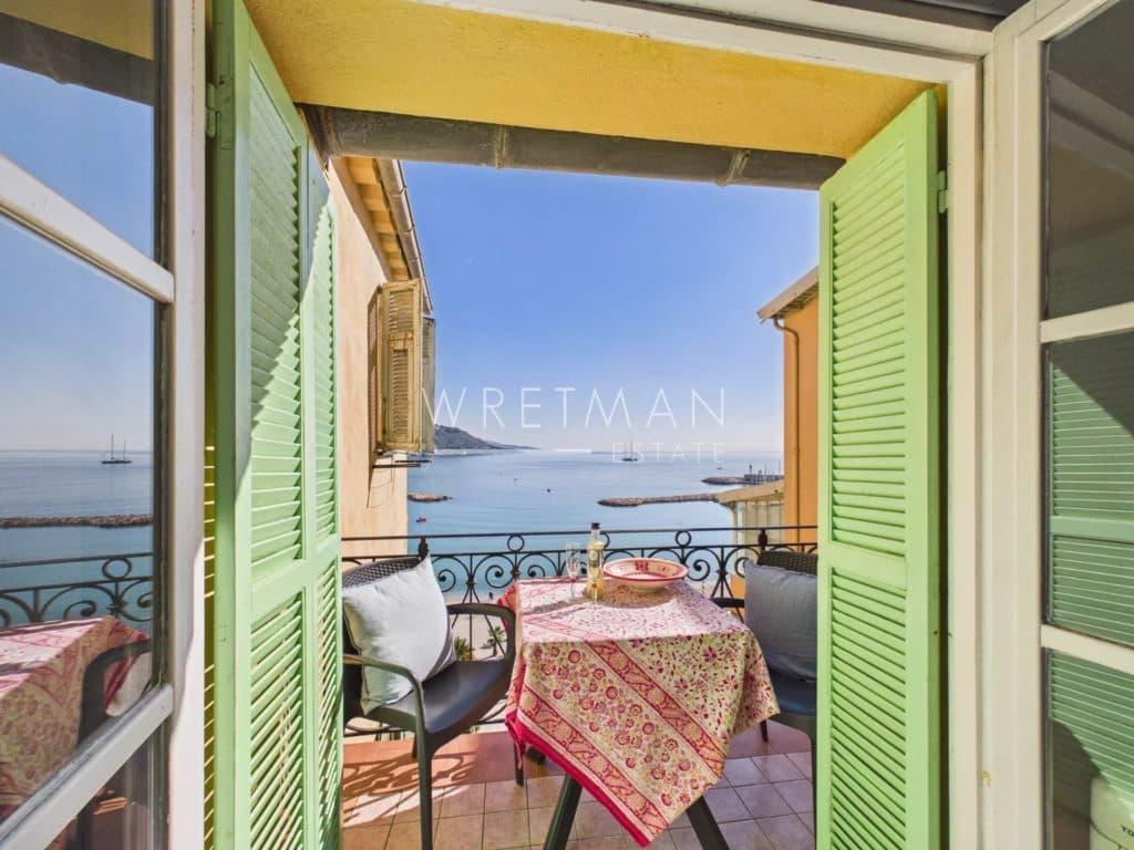 Stunning 1-bedroom apartment with balcony and sea views – Menton Old Town — photo 1