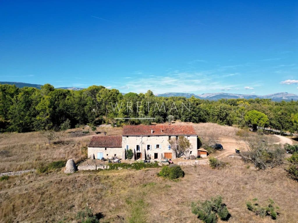 Old stone farmhouse with 3 apartments – Saint-Paul en forêt — photo 1